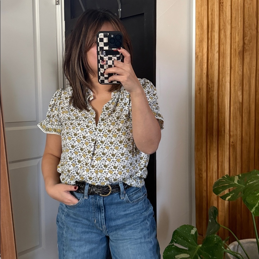 Max Studio Floral Ruffle Collar Blouse. Size S
